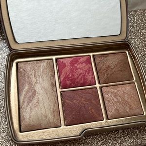 EUC- HOURGLASS AMBIENT LIGHTING EDIT PALETTE IN UNIVERSE